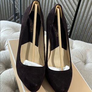NWB Michael Kors Dark Brown Suede Block Heel Pumps